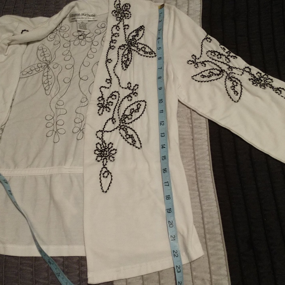 Top. Vest - Picture 7 of 9
